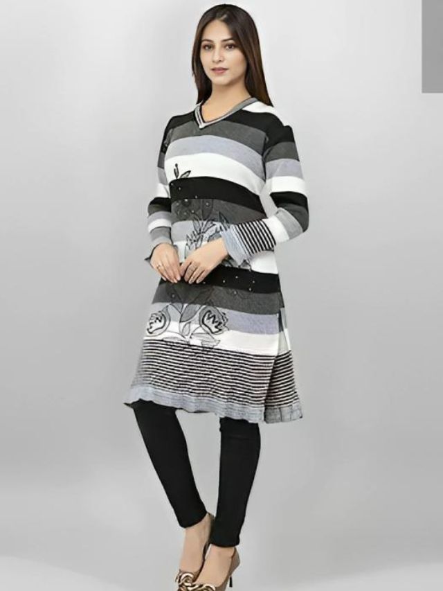 Woolen Kurti with tight-fitting Full-length Leggings