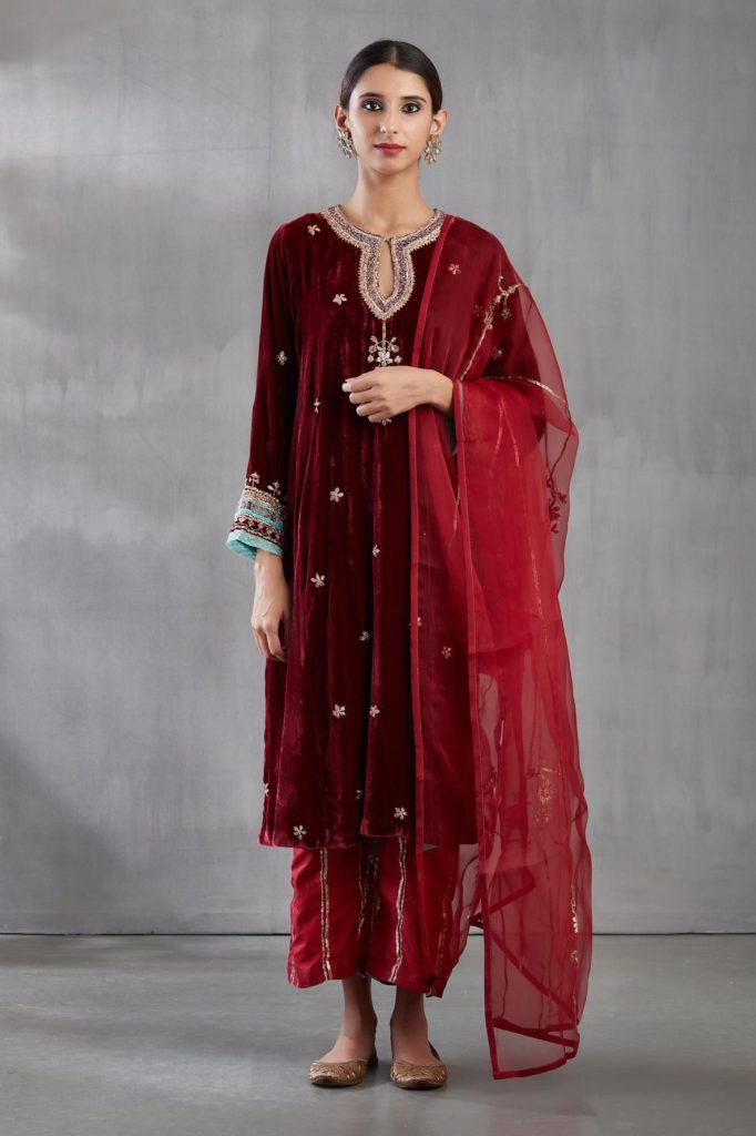 Buy Ivory kurta and salwar by Sheetal Batra at Aashni and Co