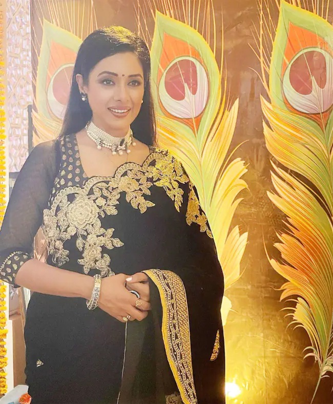 Anupamaa in the Black Saree with Golden Embroidery