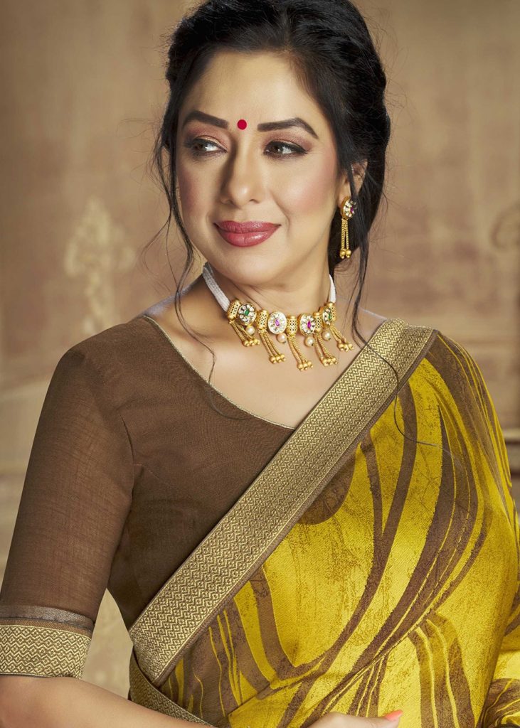 Anupamaa (Rupali Ganguli) in the Stylish Border Sarees look