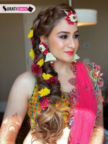 20 Modern Hairstyles for Lehenga Choli | Lehenga hairstyles, Lehenga  images, Open hairstyles