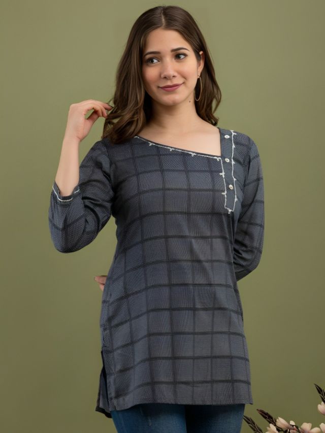 Casual Wear 3/4th Sleeve Cotton Line Grey And White Color Boat Neck  Straight Kurti For Women at Rs 521/piece in Surat