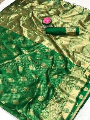 BEAUTIFUL SOFT BANARASI SILK SAREE WITH BEAUTIFUL  WEAVING