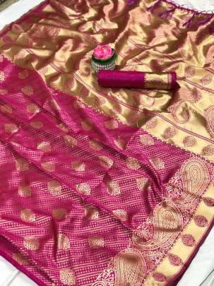 BEAUTIFUL SOFT BANARASI SILK SAREE WITH BEAUTIFUL  WEAVING