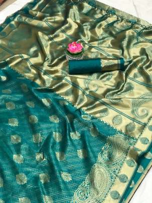 BEAUTIFUL SOFT BANARASI SILK SAREE WITH BEAUTIFUL  WEAVING