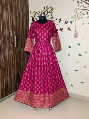 Beautiful Heavy Reyon With Heavy Gold Print Pink Color Kurti