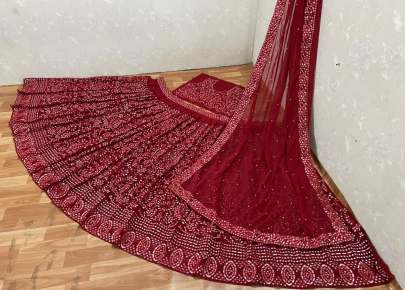 FASCINATING NEW BRIDAL LEHENGA CHOLI IN ROYAL LOOK
