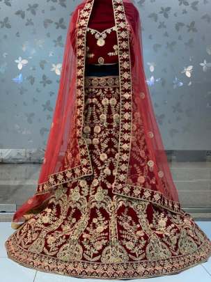 Heavy desinger Bridal Lehenga Choli Design Nb 14