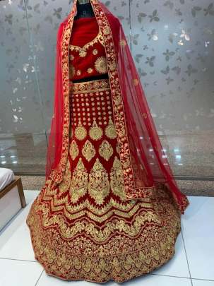 Heavy desinger Bridal Lehenga Choli Design Nb 20