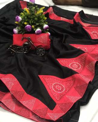 PYRAMID BLACK COLOR