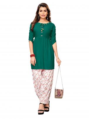 REENA MAGENTA AND WHITE