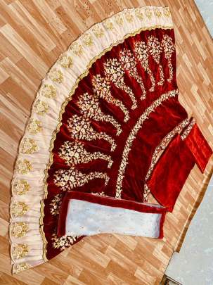 VISCOS VELVET WITH EMBROIDERY  WORK WITH JALAR RAFFLE LEHNGHA