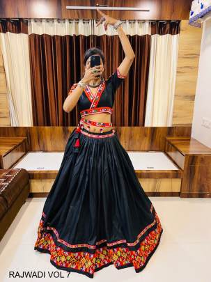 Aawiya Rajwadi Vol 7 Navratri Chaniya Choli Collection In Black Colour