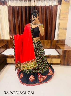 Aawiya Rajwadi Vol 7 Navratri Chaniya Choli Collection In Multicolour