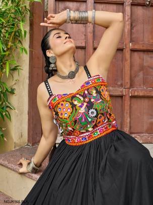 BLACK Dazzle in our stunning Gaamathi & Original Mirror work Navratri gown! 5-6 meters of flair creates a dramatic effect, perfect for Garba nights & 