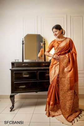 Coffee Handloom Raw Silk Saree With Rich Weving Pallu And Running Blouse Piece