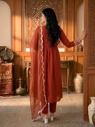 Feel the finesse of Maska cotton stitched in style NNK3031ROG