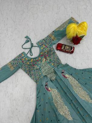 Launching Festival Special Crop Top with Shrug