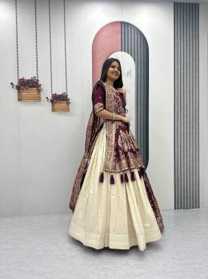 Launching wedding Special trending lengha&saree In Maroon colour blouse and cream colour lengha