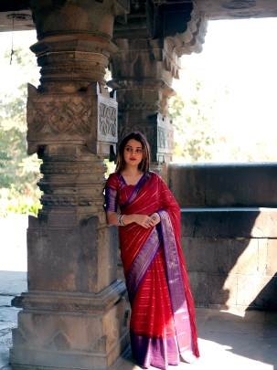 Light on the body  elegant in style  A crepe stripe weaving saree made for everyday comfort
