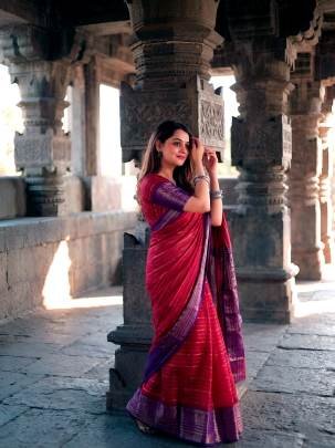 Light on the body  elegant in style  A crepe stripe weaving saree made for everyday comfort
