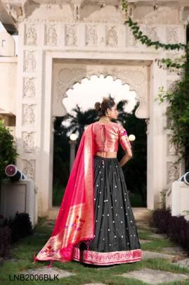 Paithani  an art form that transcends time and trends LNB2006BLK