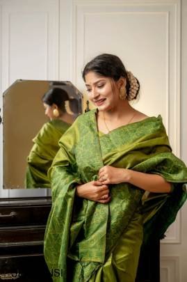 Mehendi Handloom Raw Silk Saree With Rich Weving Pallu And Running Blouse Piece