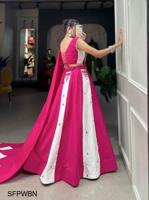 Pink And White Color To Create Best Navratri Look