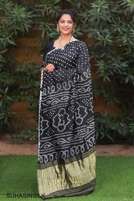 Pure Bandhej with Lagdi Patta Zari Weving Rich Pallu Saree in Black