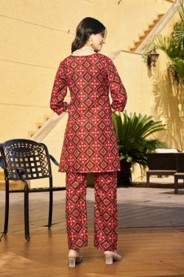 Urban Summer Cord-Set Maroon Trendy Casual Cord-Set Style For Summer Comfort