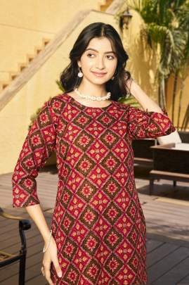 Urban Summer Cord-Set Maroon Trendy Casual Cord-Set Style For Summer Comfort