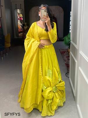 Yellow Flaunt your simple and pretty look with this Beautiful’s colored lehenga choli
